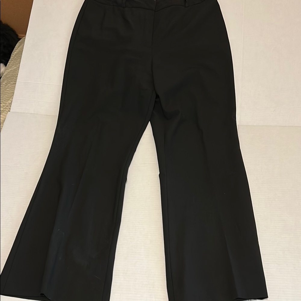 Antonio Melani Sz14 Elegant Black wide leg trousers with front zip, belt loops